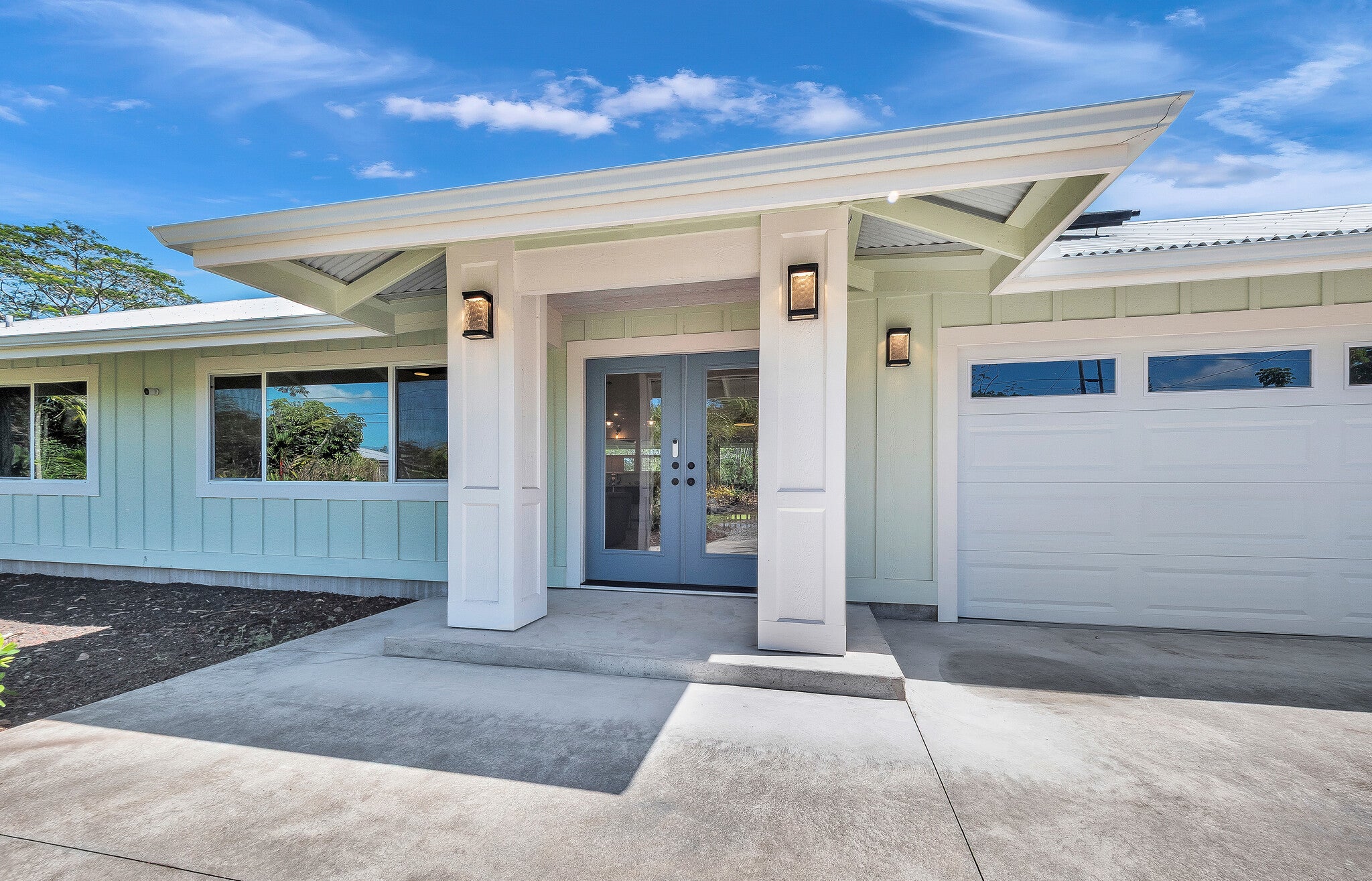 Photo of Listing #723813