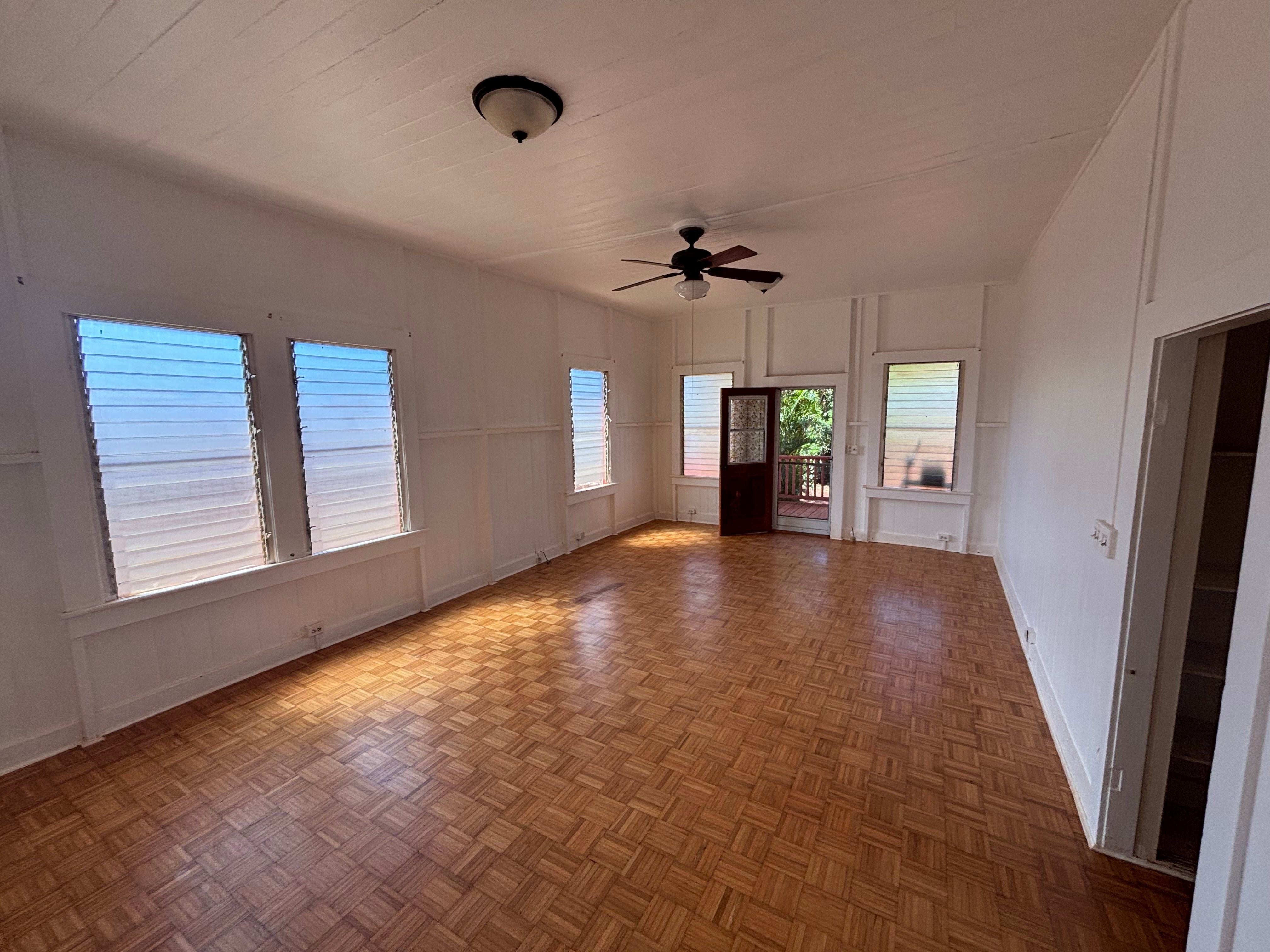 Photo of Listing #724630