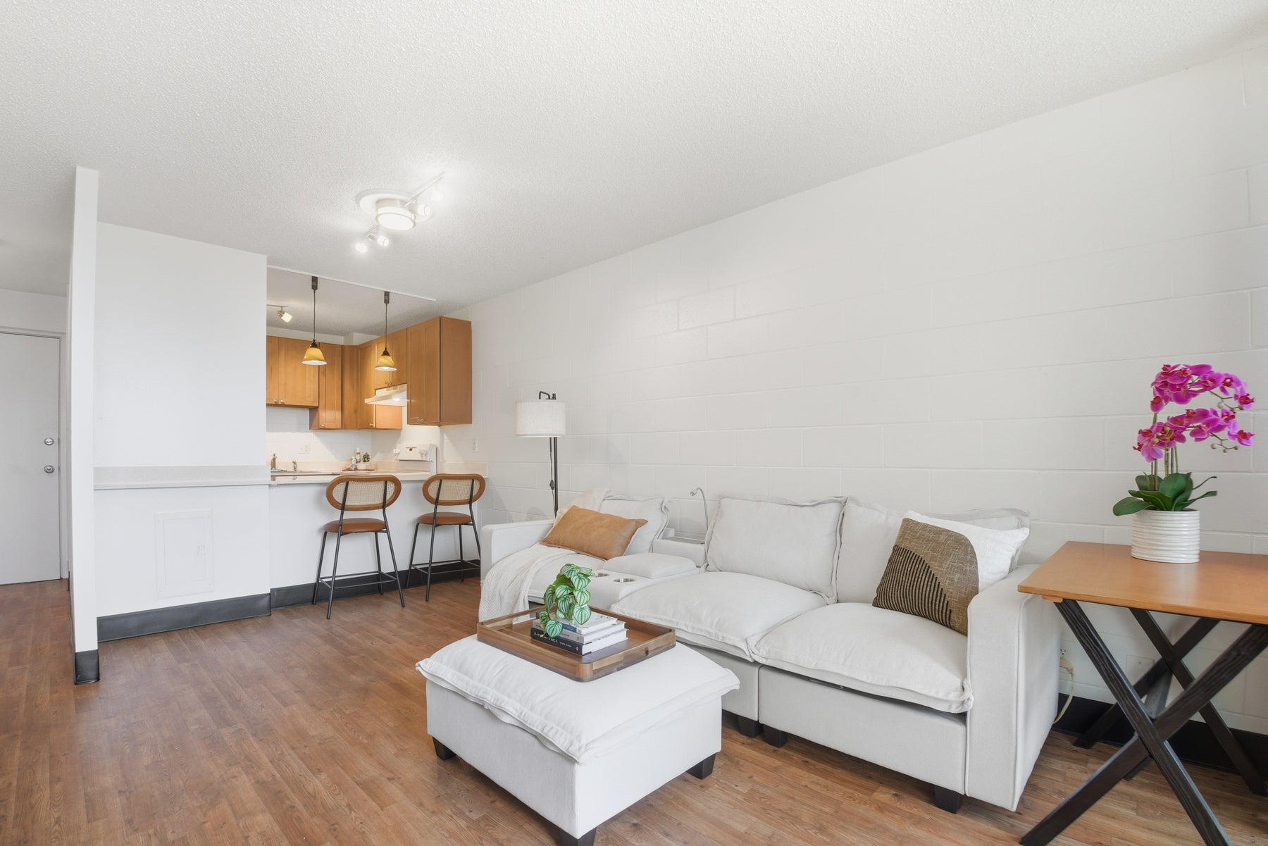 Photo of Listing #724672