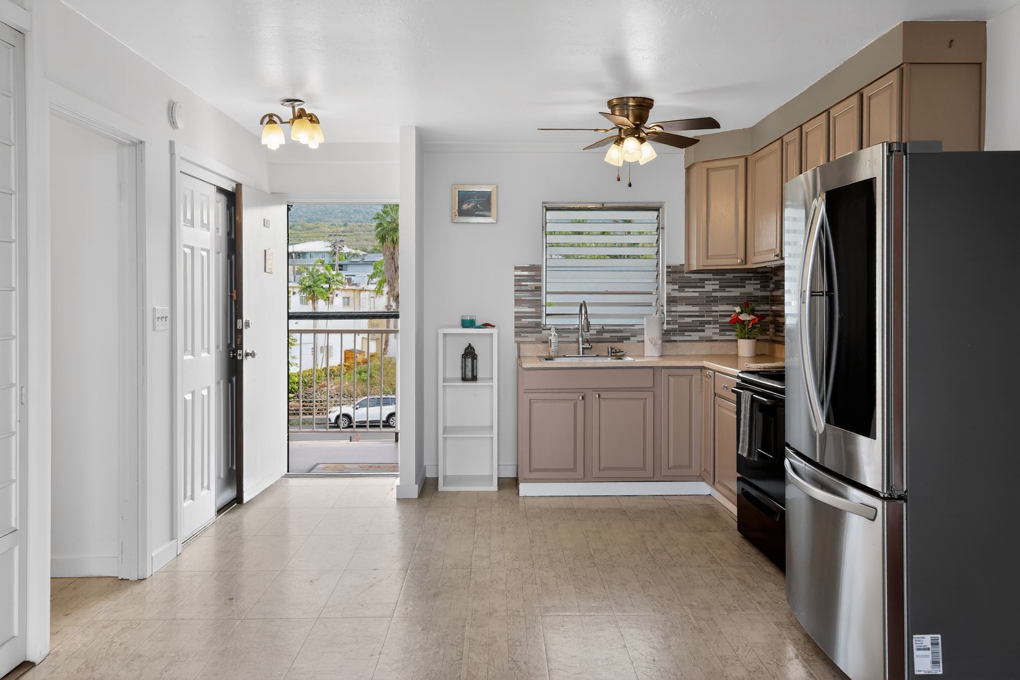 Photo of Listing #724743