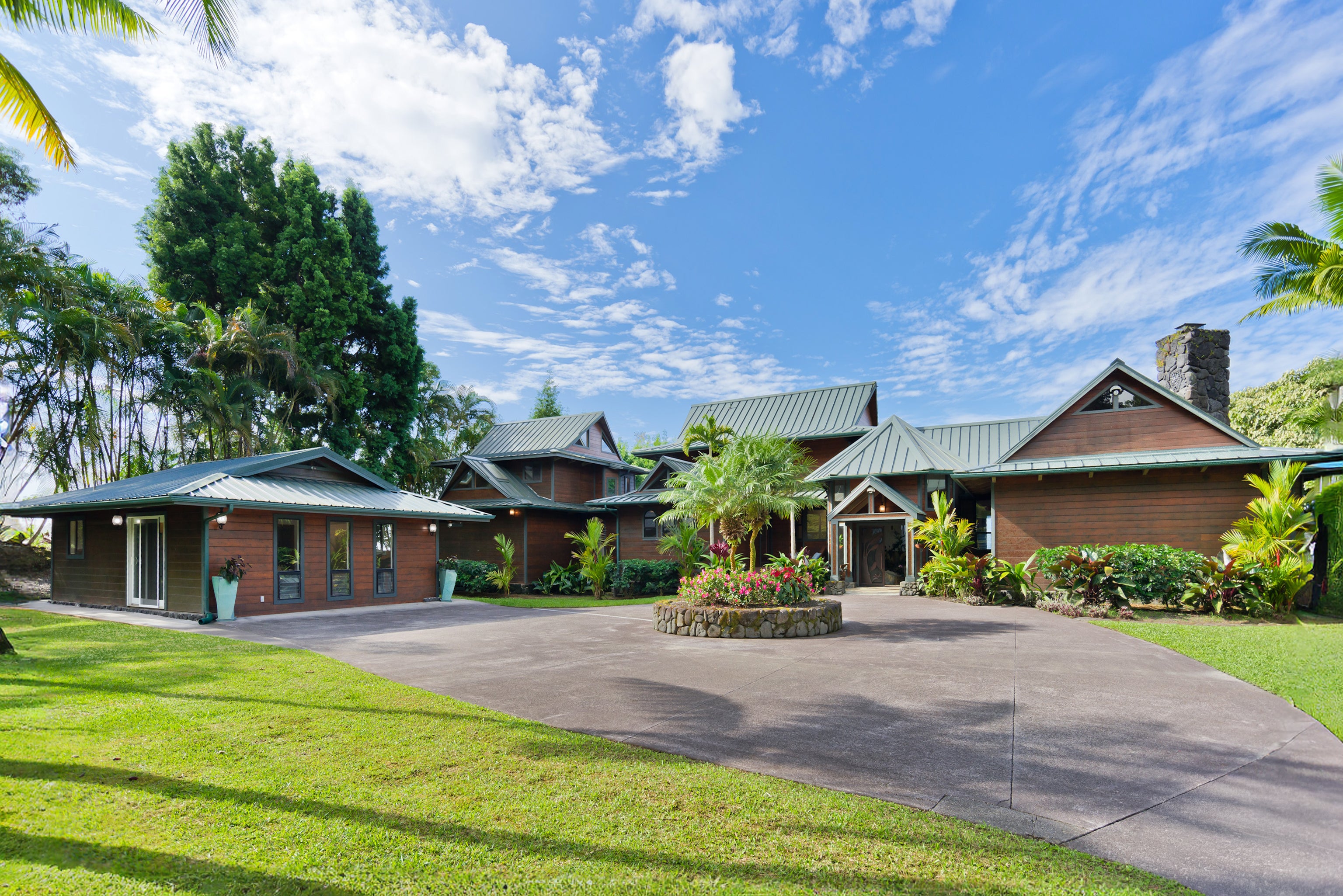 Photo of Listing #725198