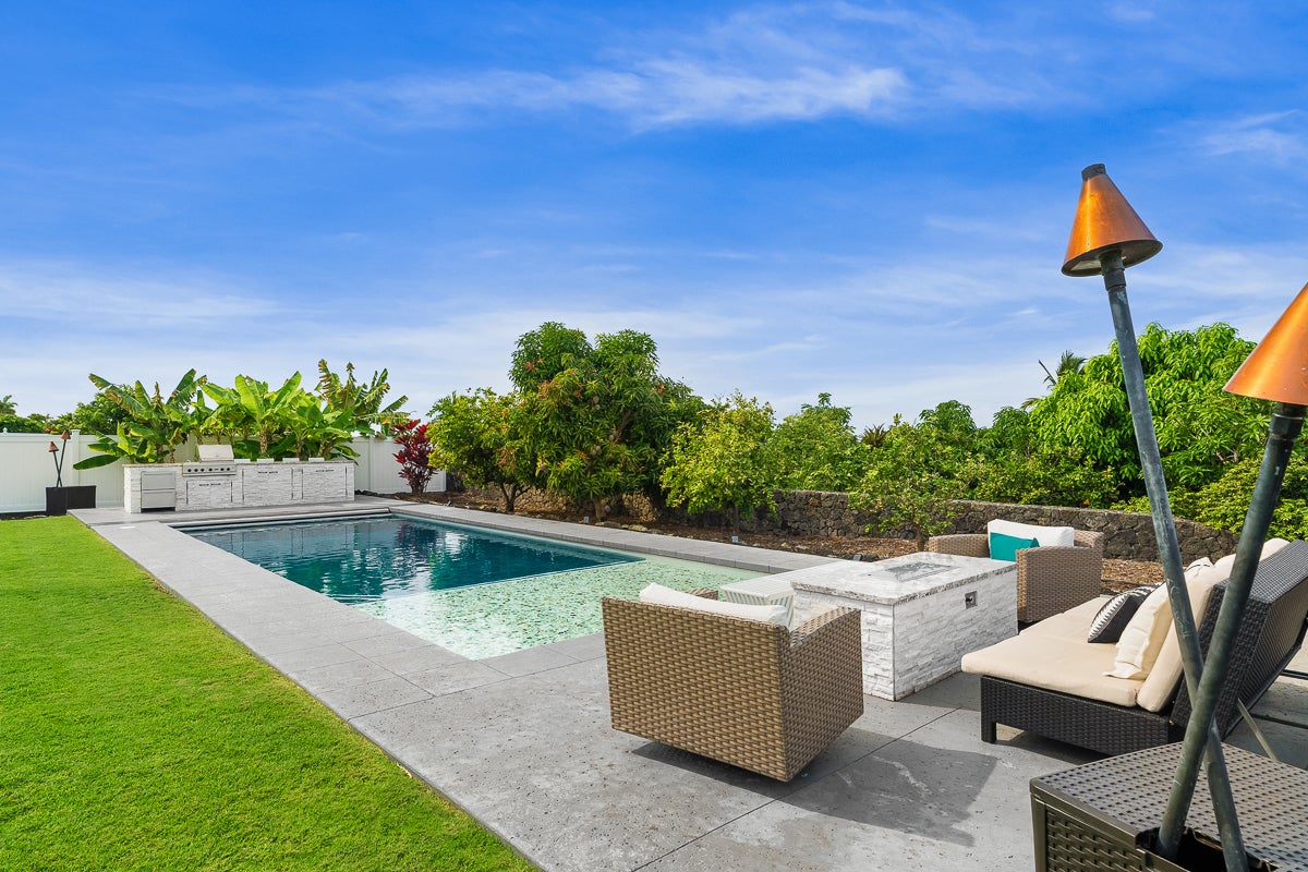 Photo of Listing #725337