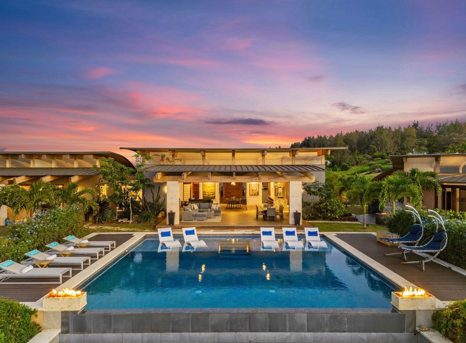 Photo of Listing #725427