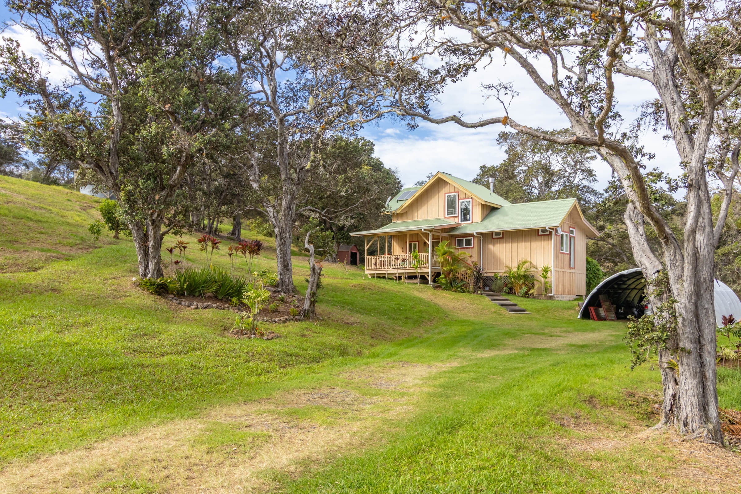 Photo of Listing #725525