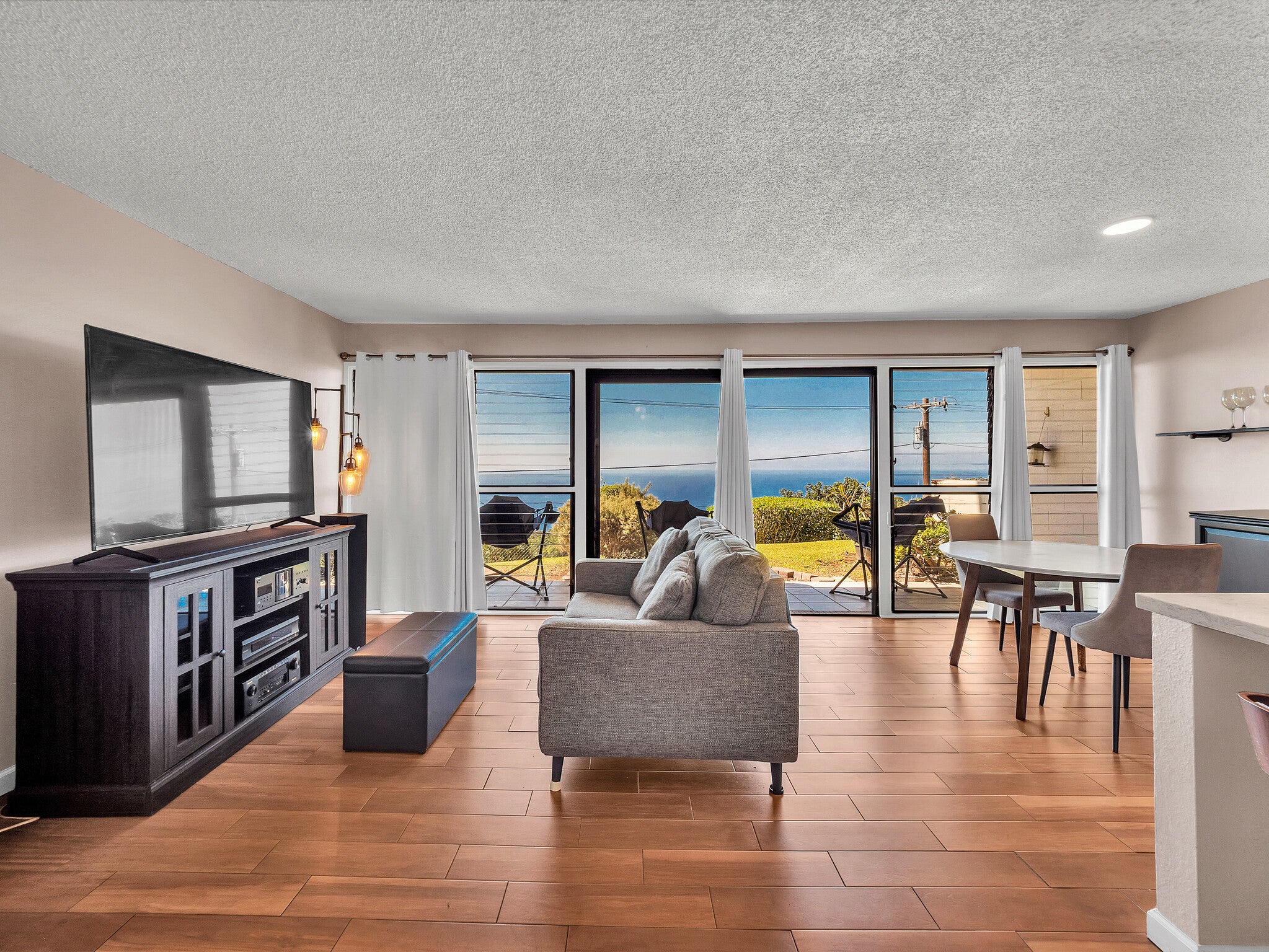 Photo of Listing #726395