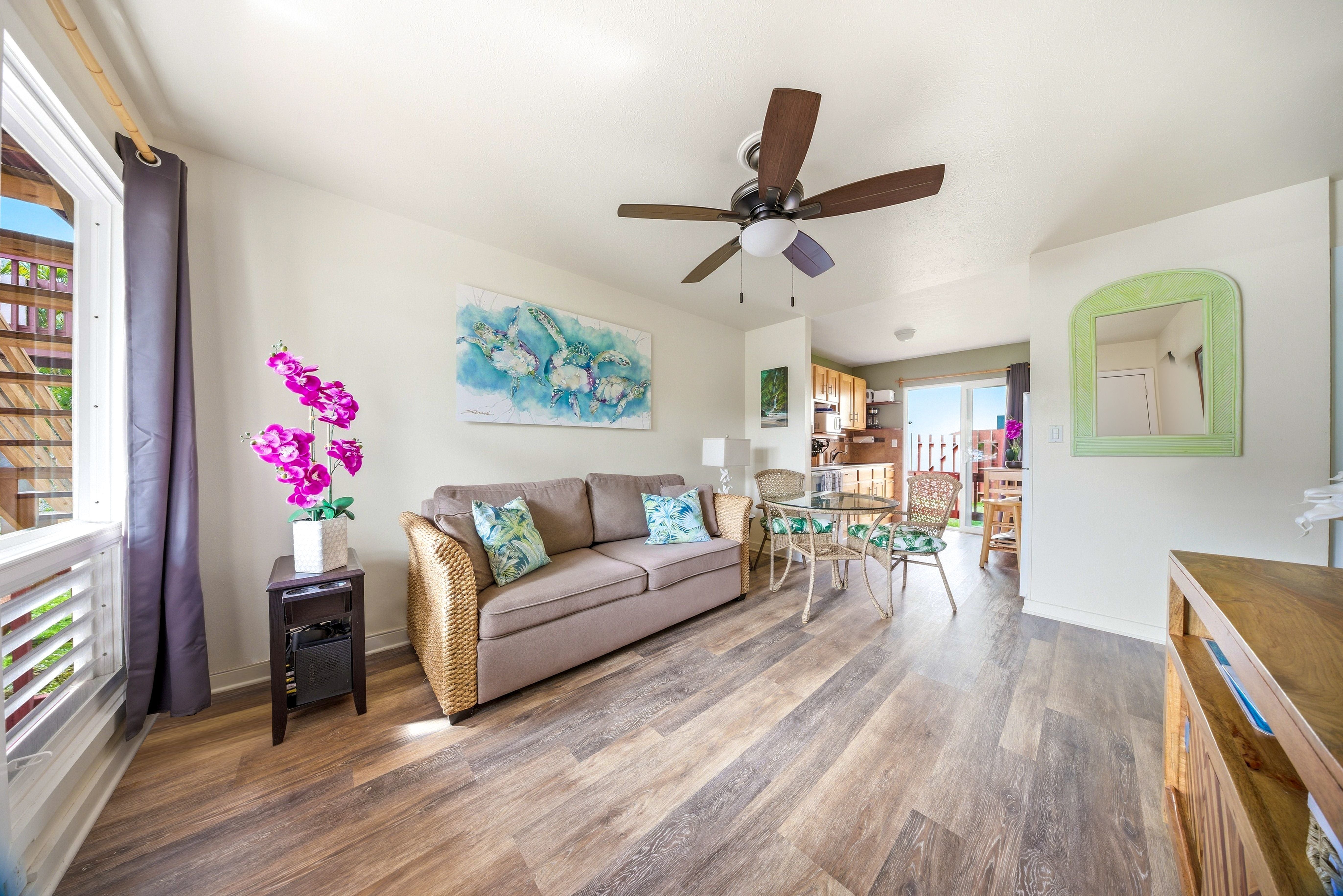 Photo of Listing #726428