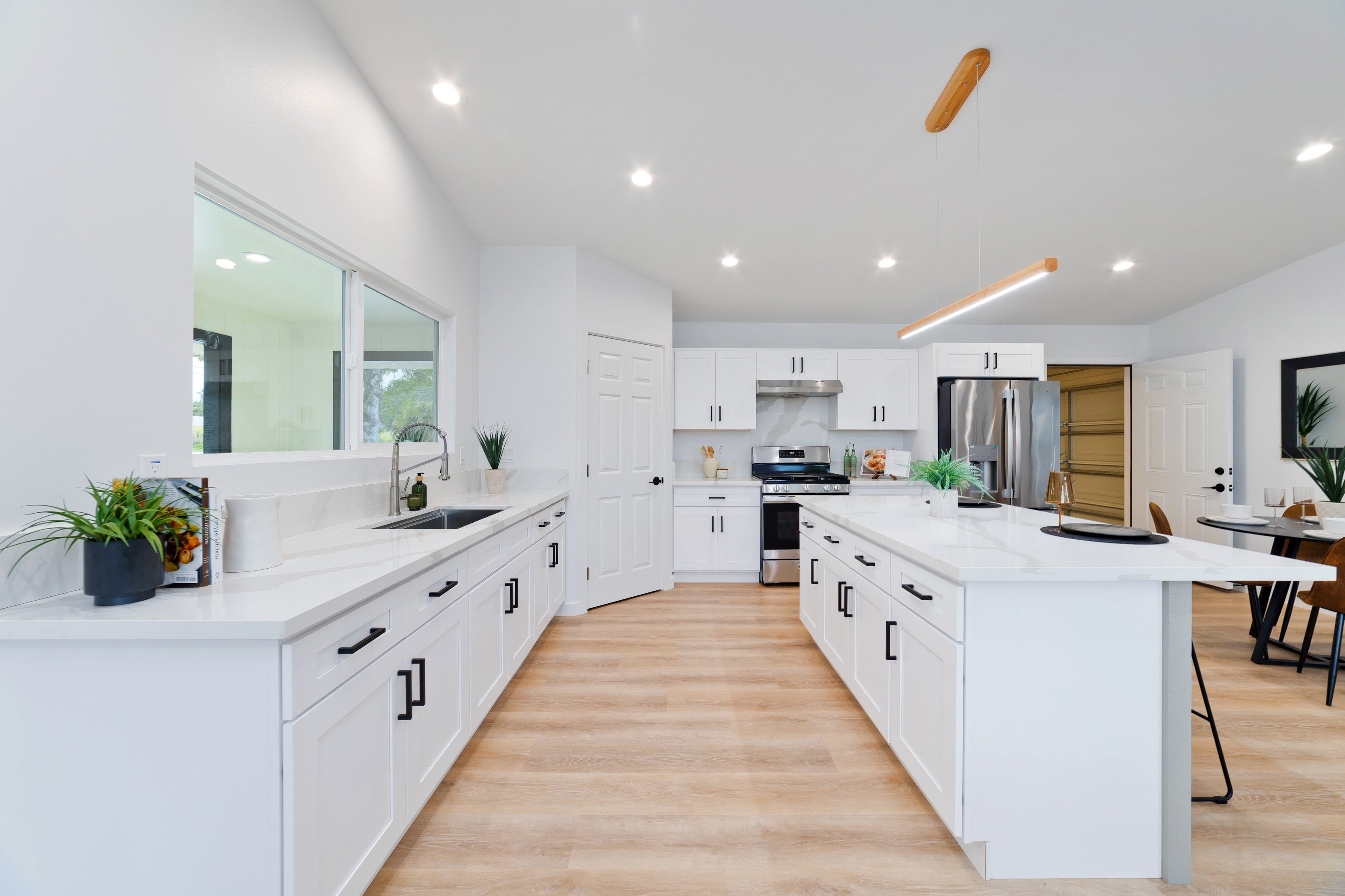 Photo of Listing #726523