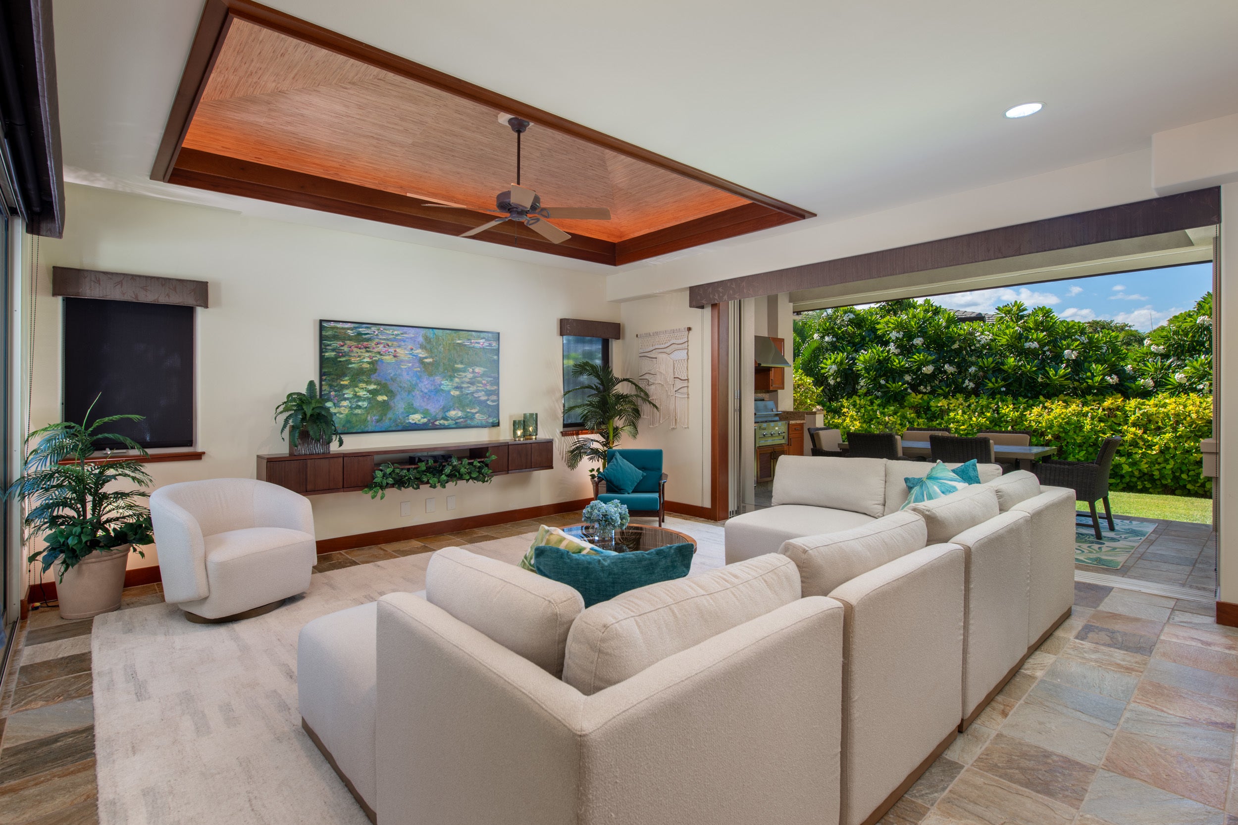 Photo of Listing #726742