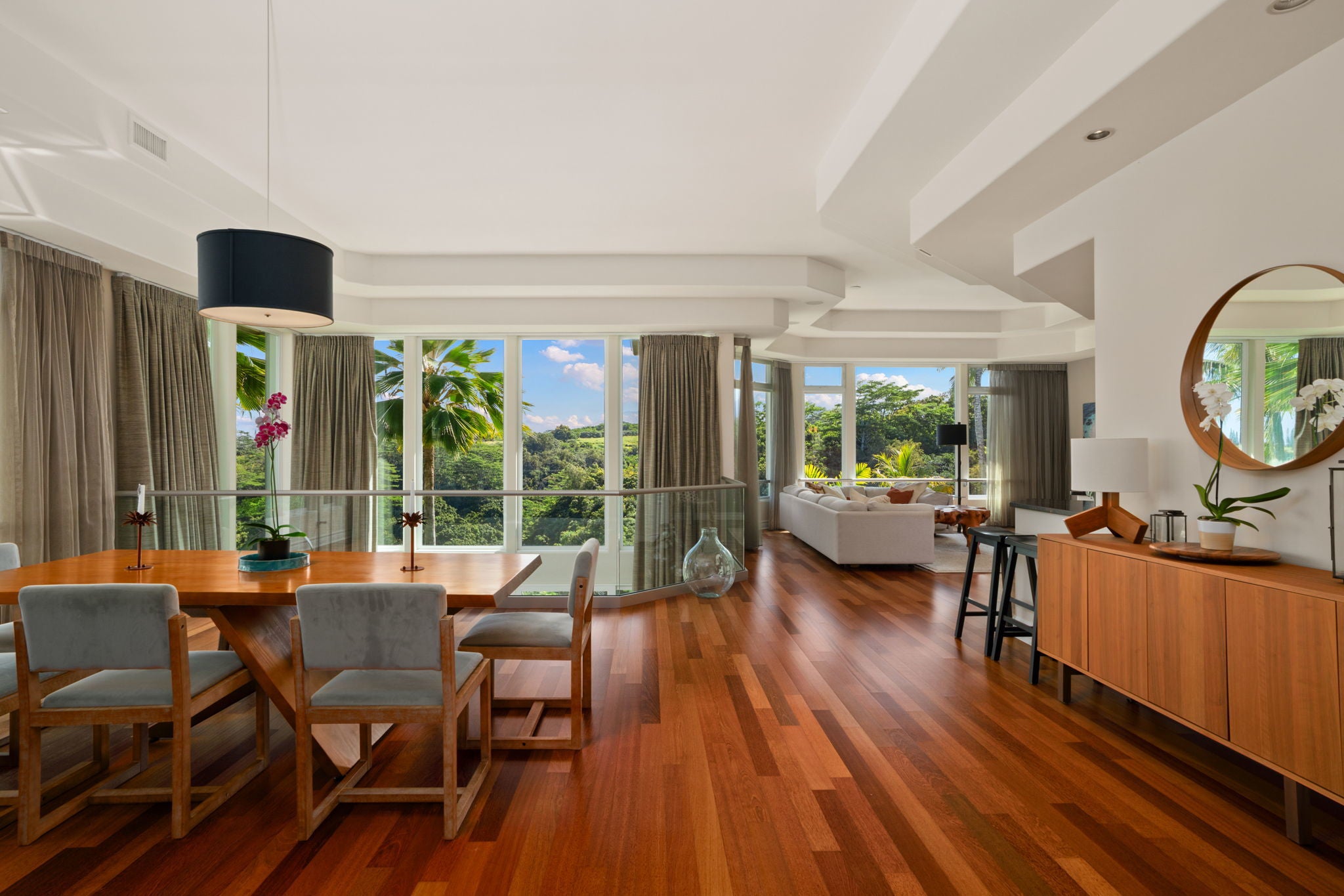 Photo of Listing #727151