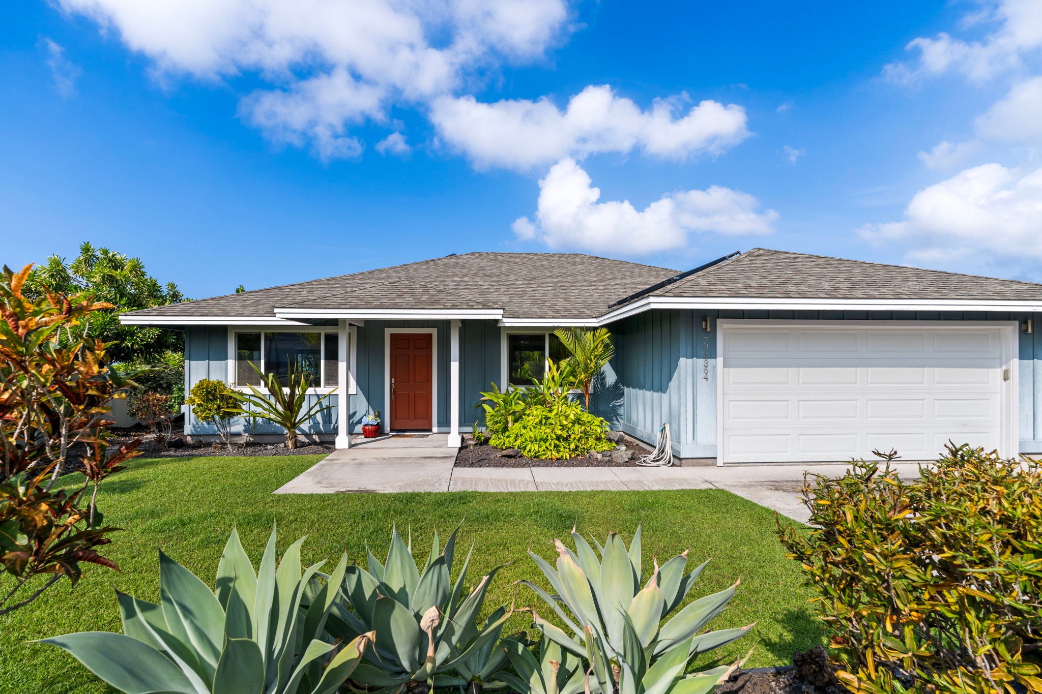 Photo of Listing #727342