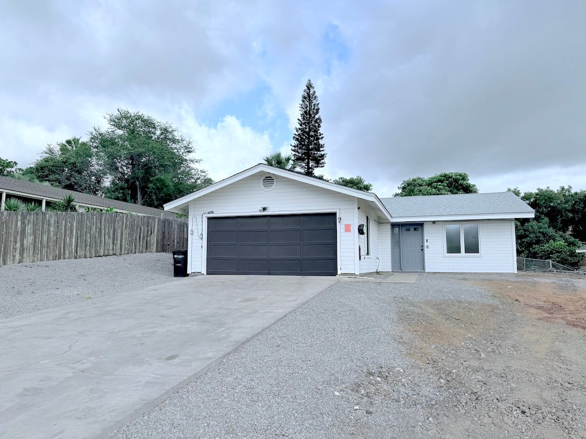 Photo of Listing #727471