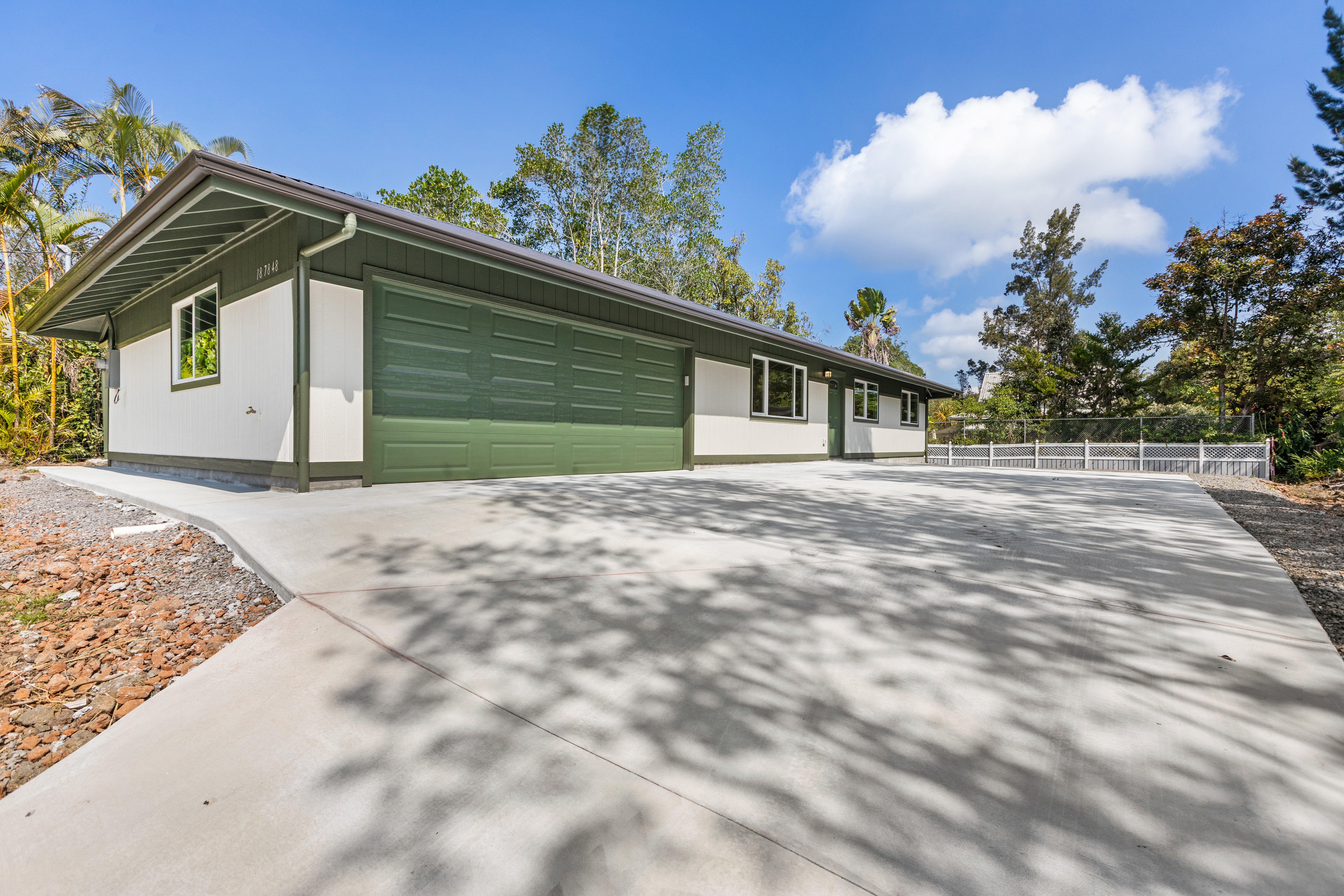 Photo of Listing #727689