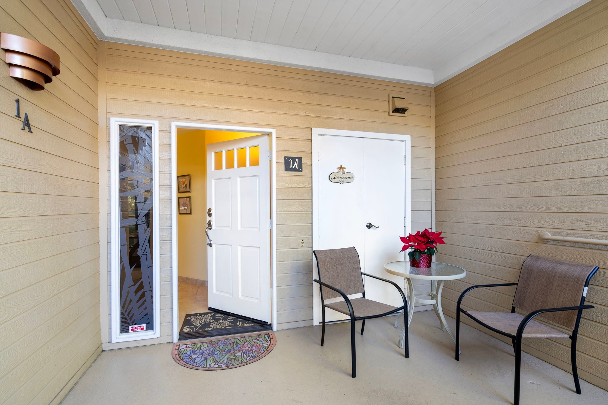 Photo of Listing #715908