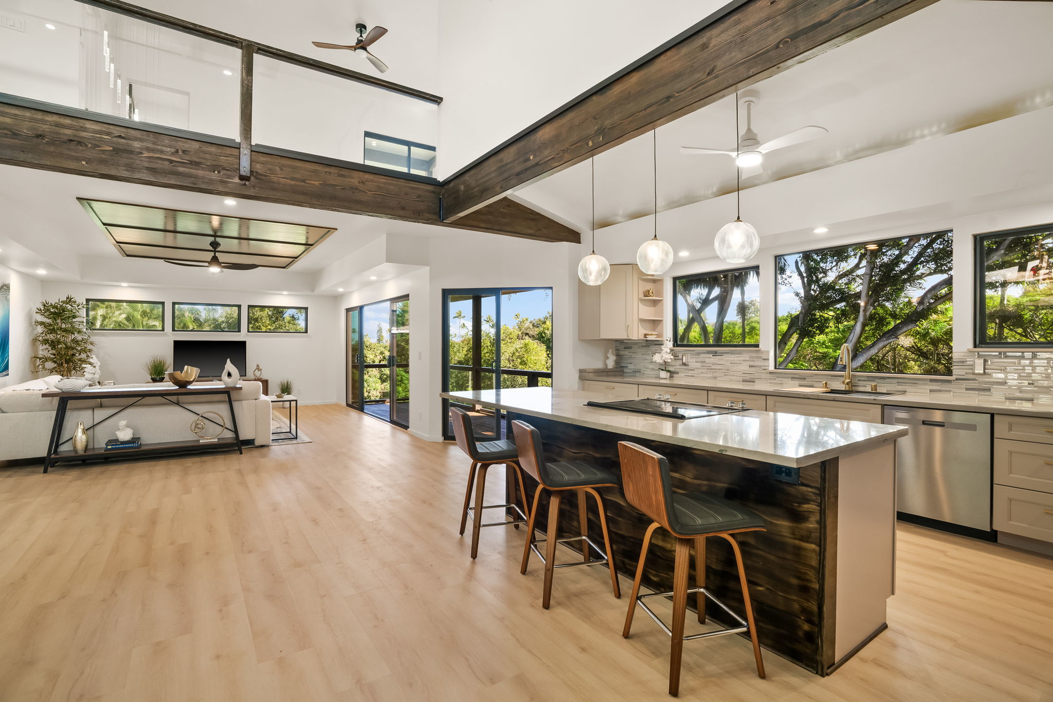 Photo of Listing #716769