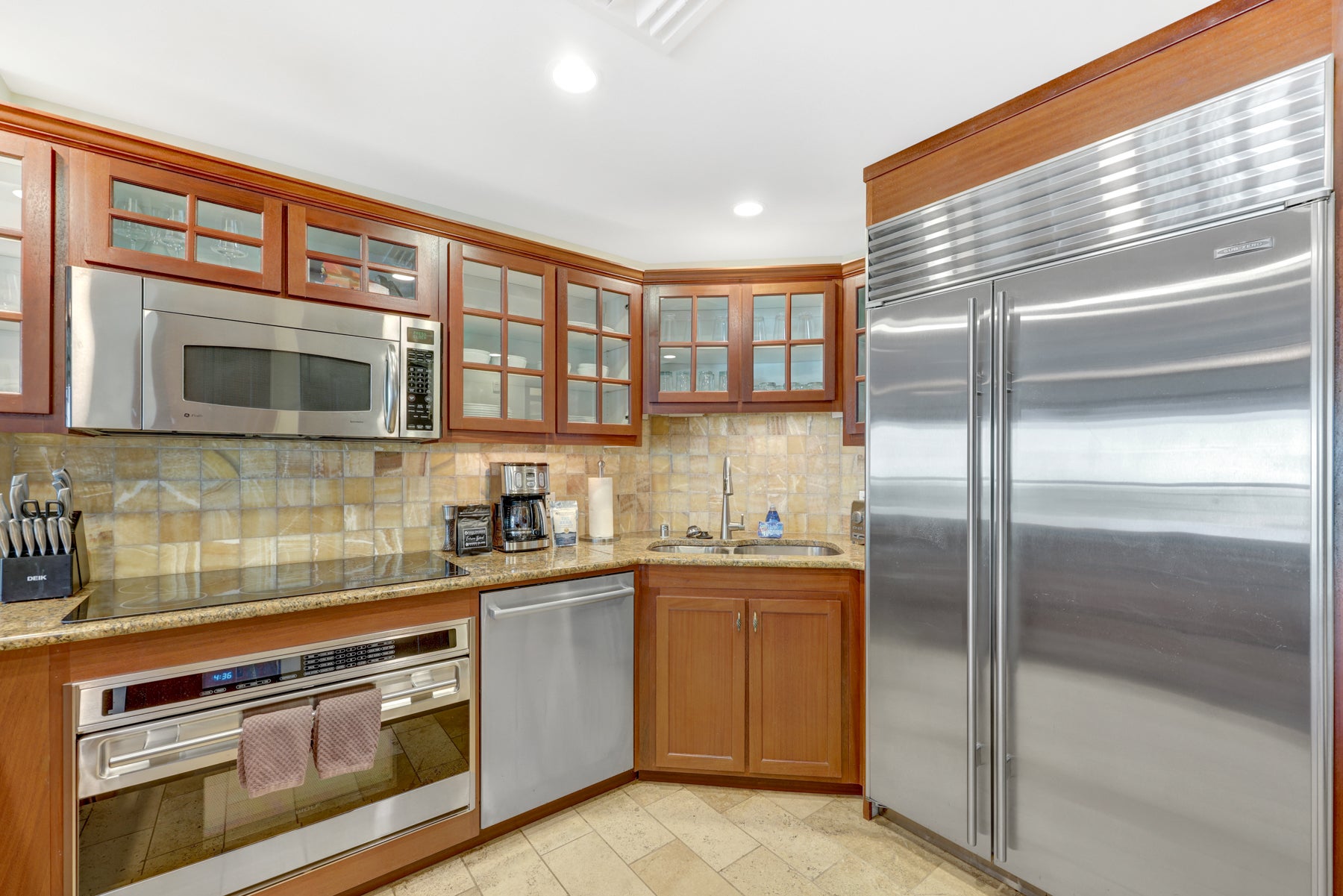 Photo of Listing #718076