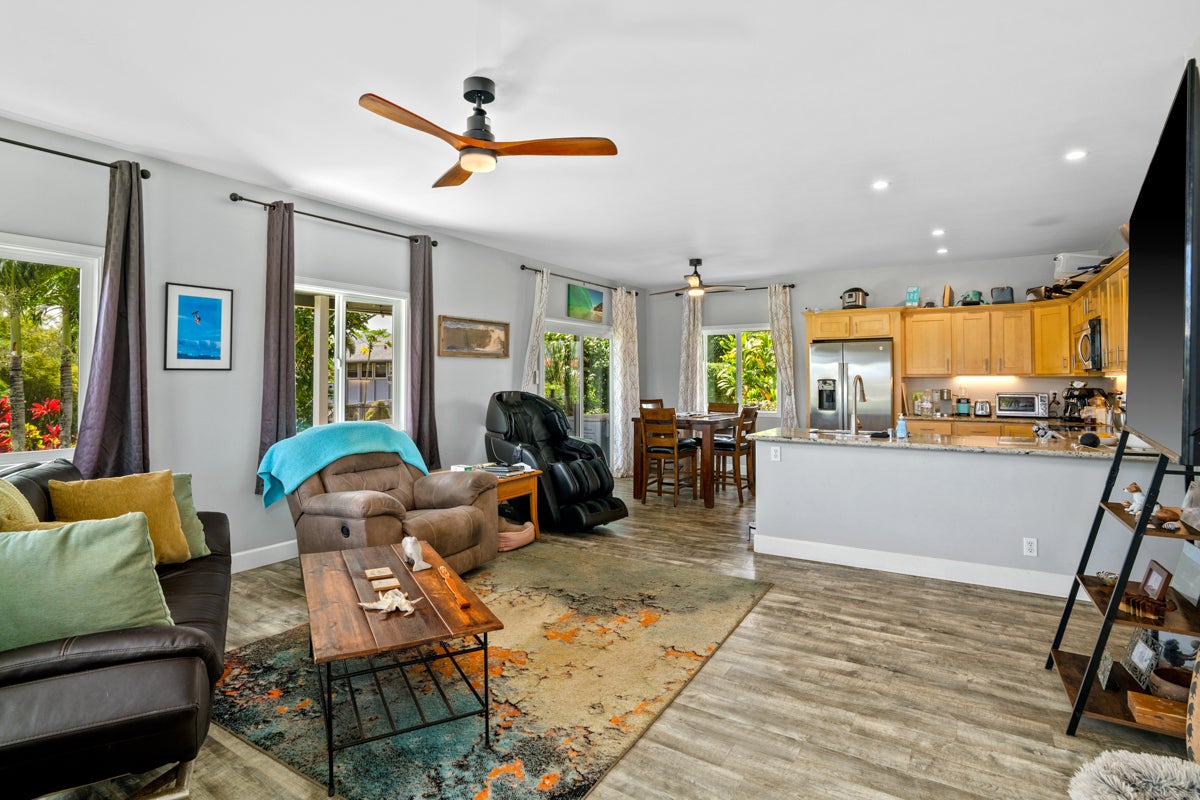 Photo of Listing #719904