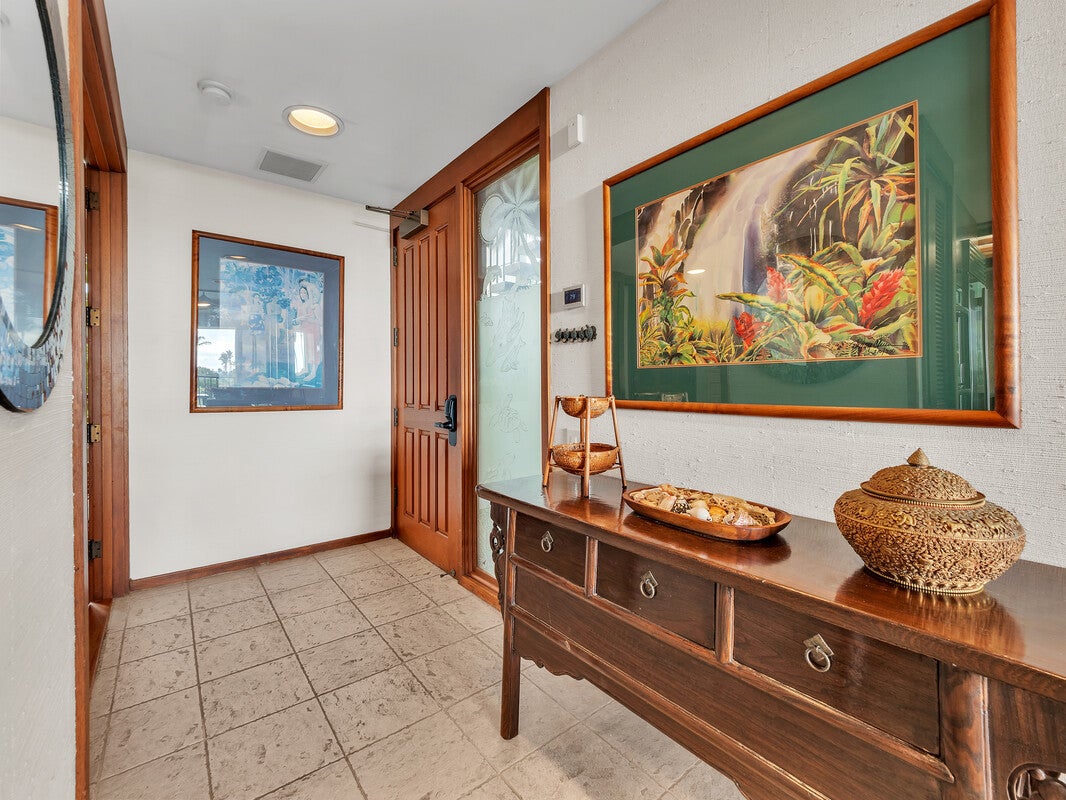 Photo of Listing #722338