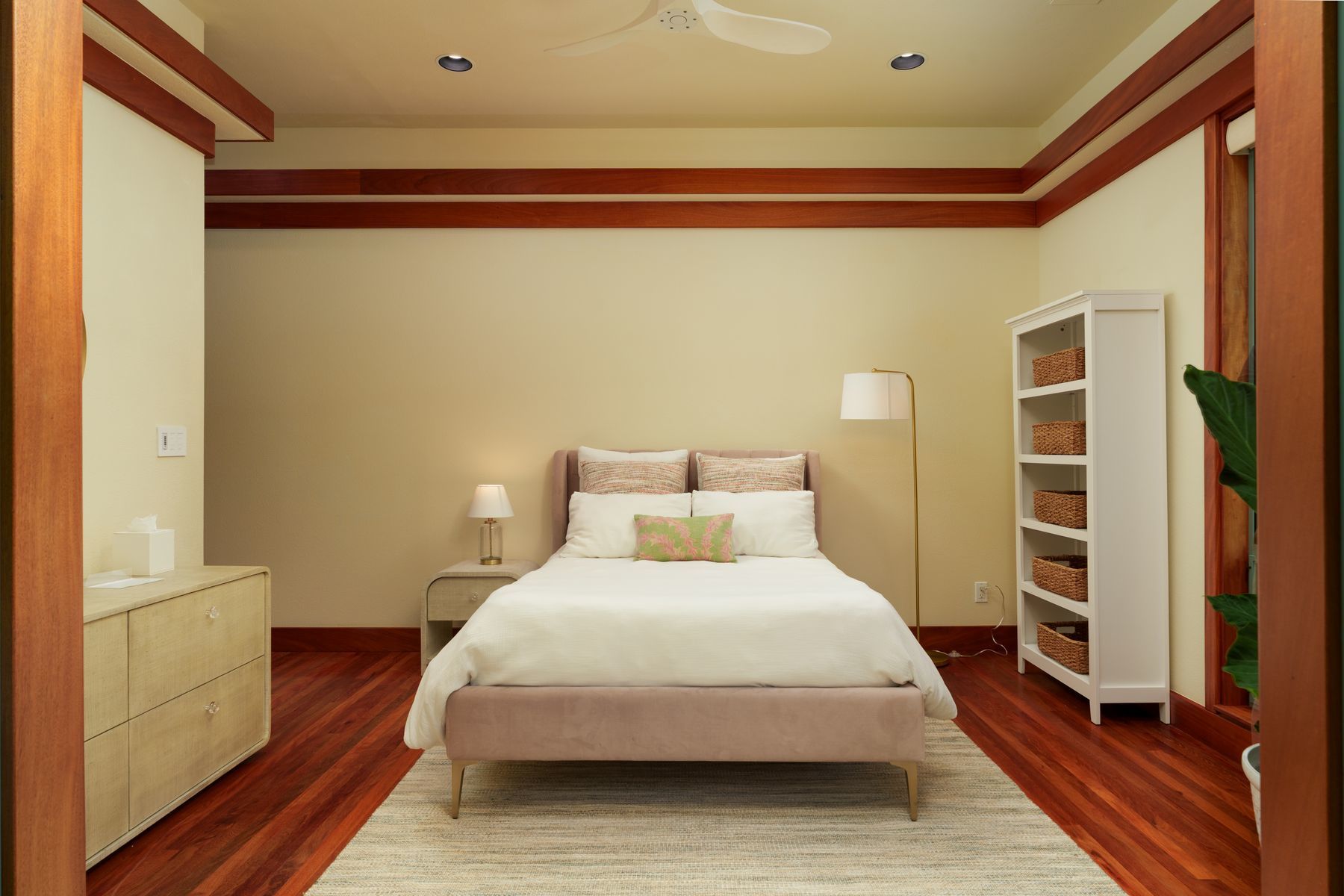 Photo of Listing #722614