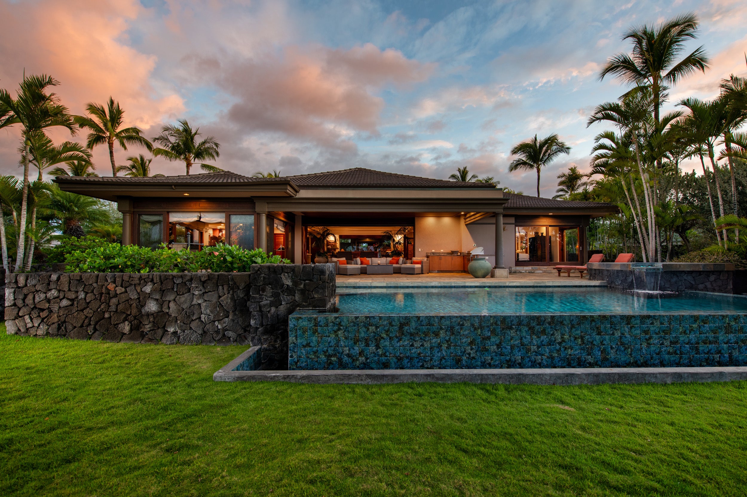 Photo of Listing #722874