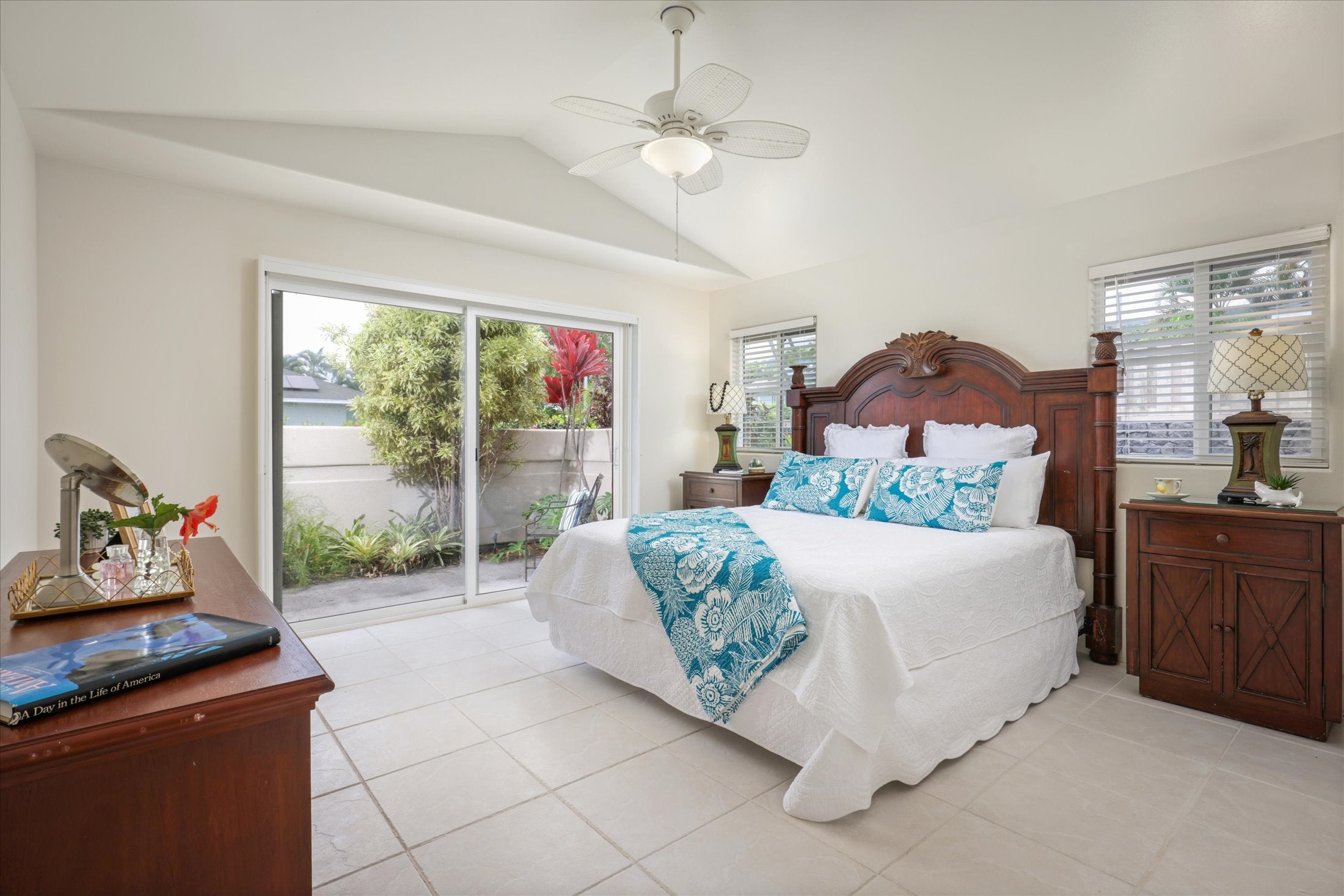 Photo of Listing #723087