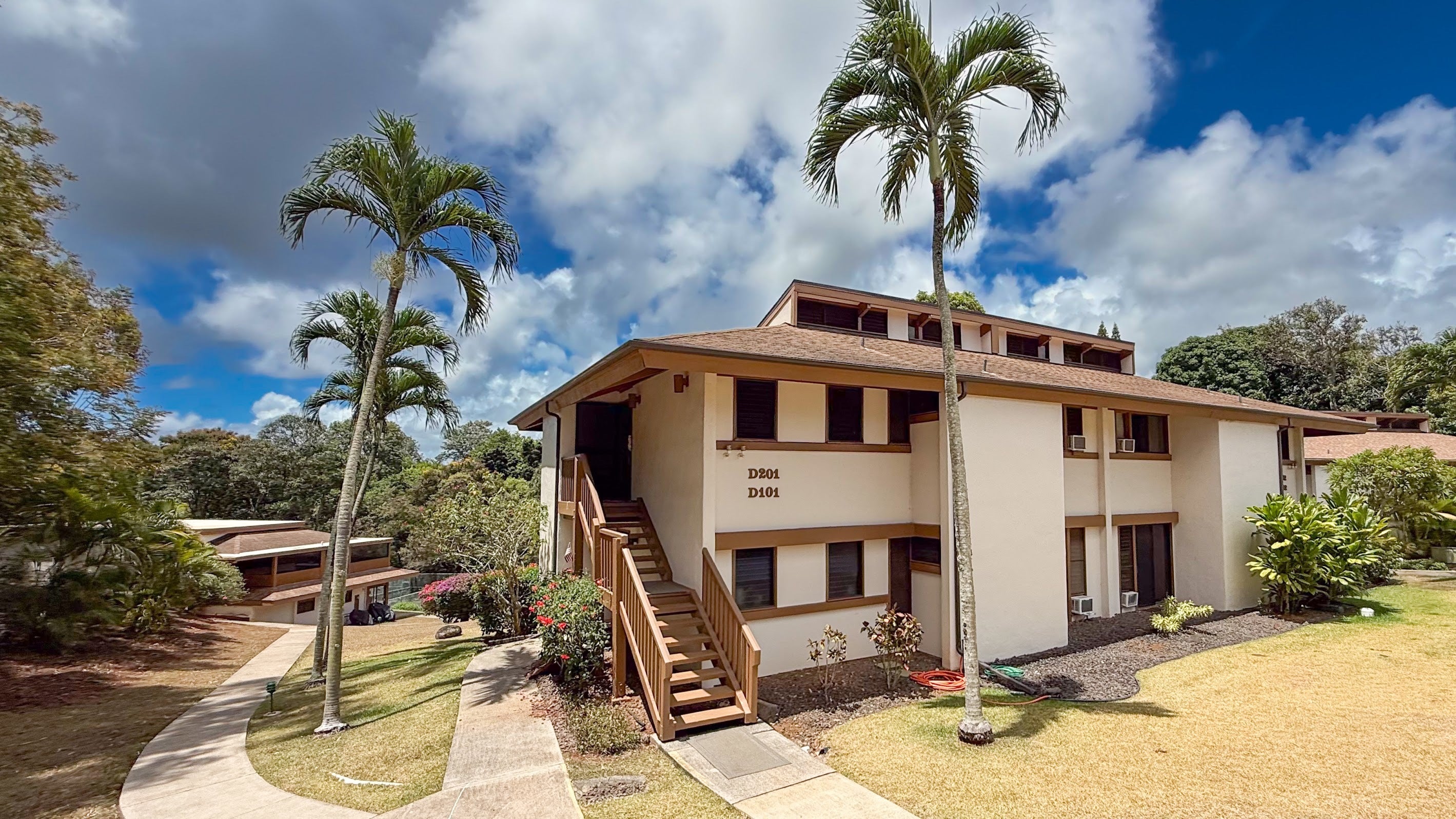 Photo of Listing #723371