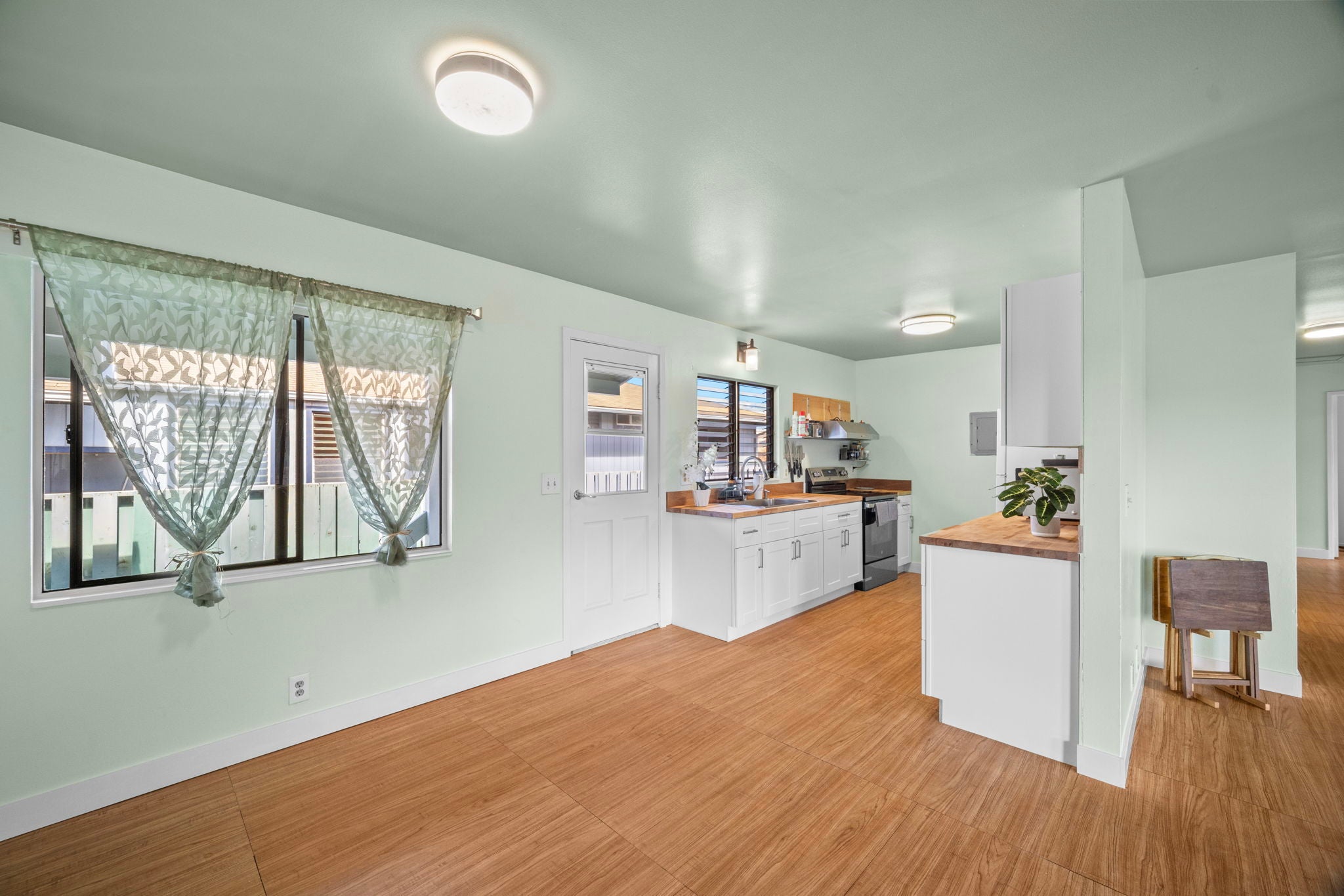 Photo of Listing #723650