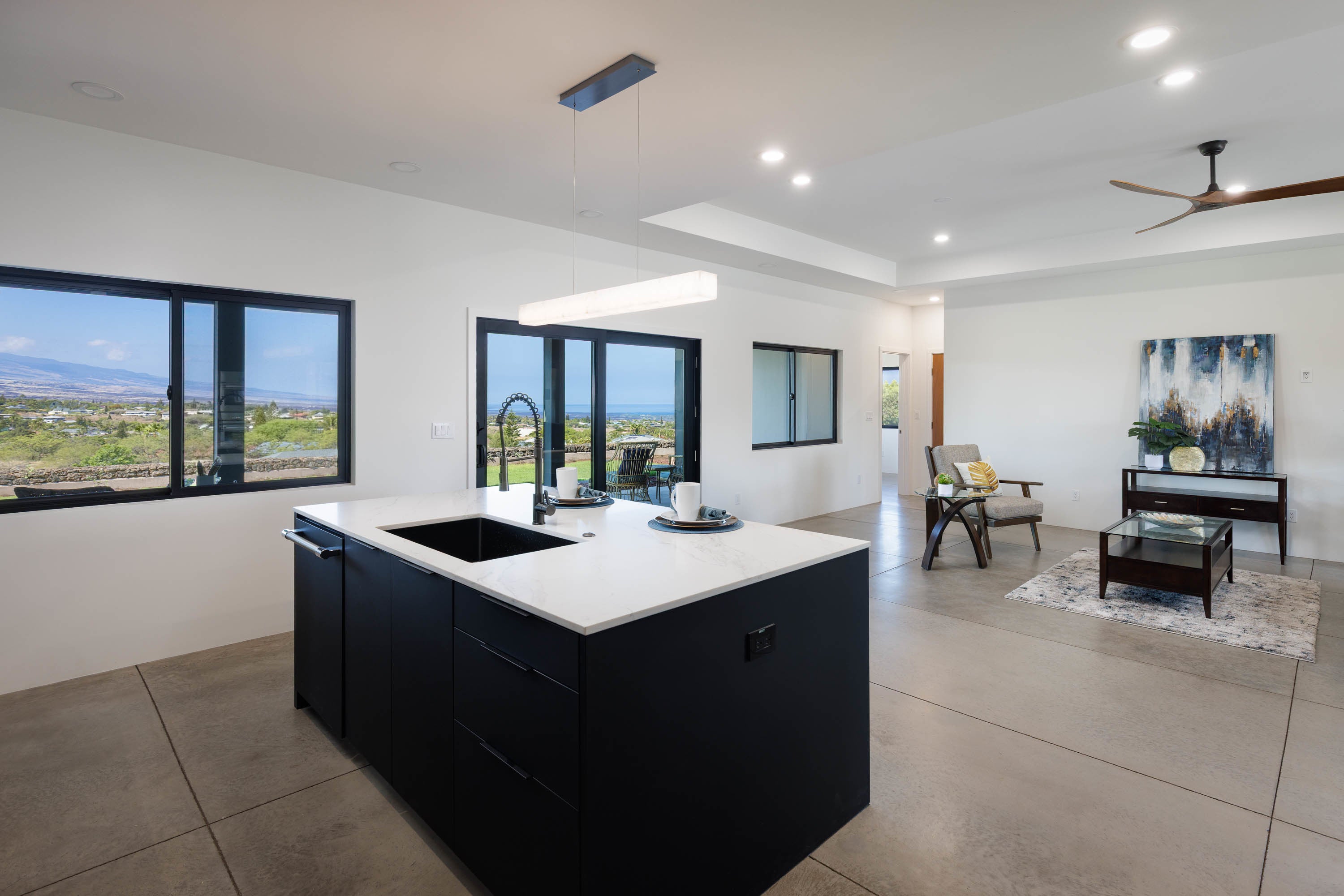 Photo of Listing #723756