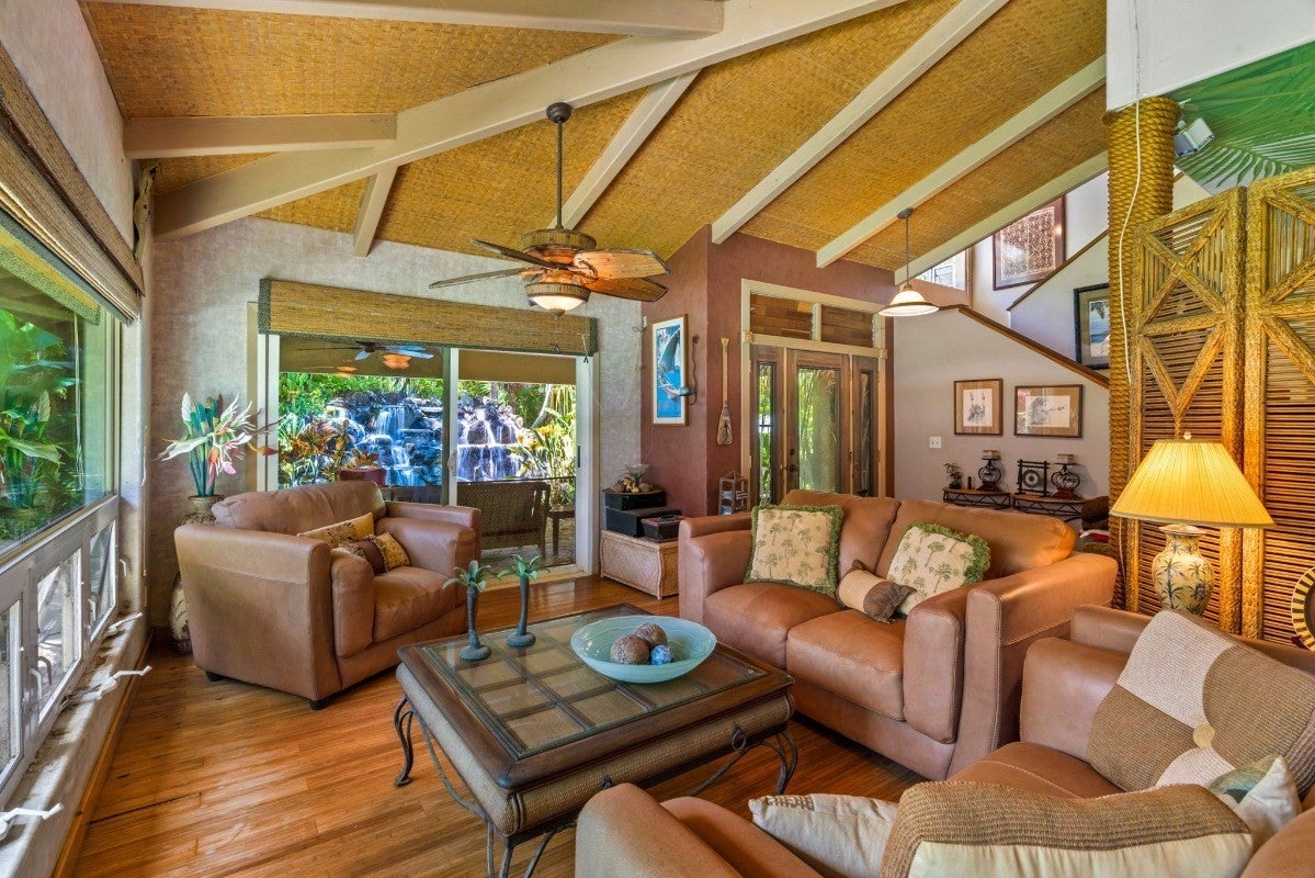 Photo of Listing #724037