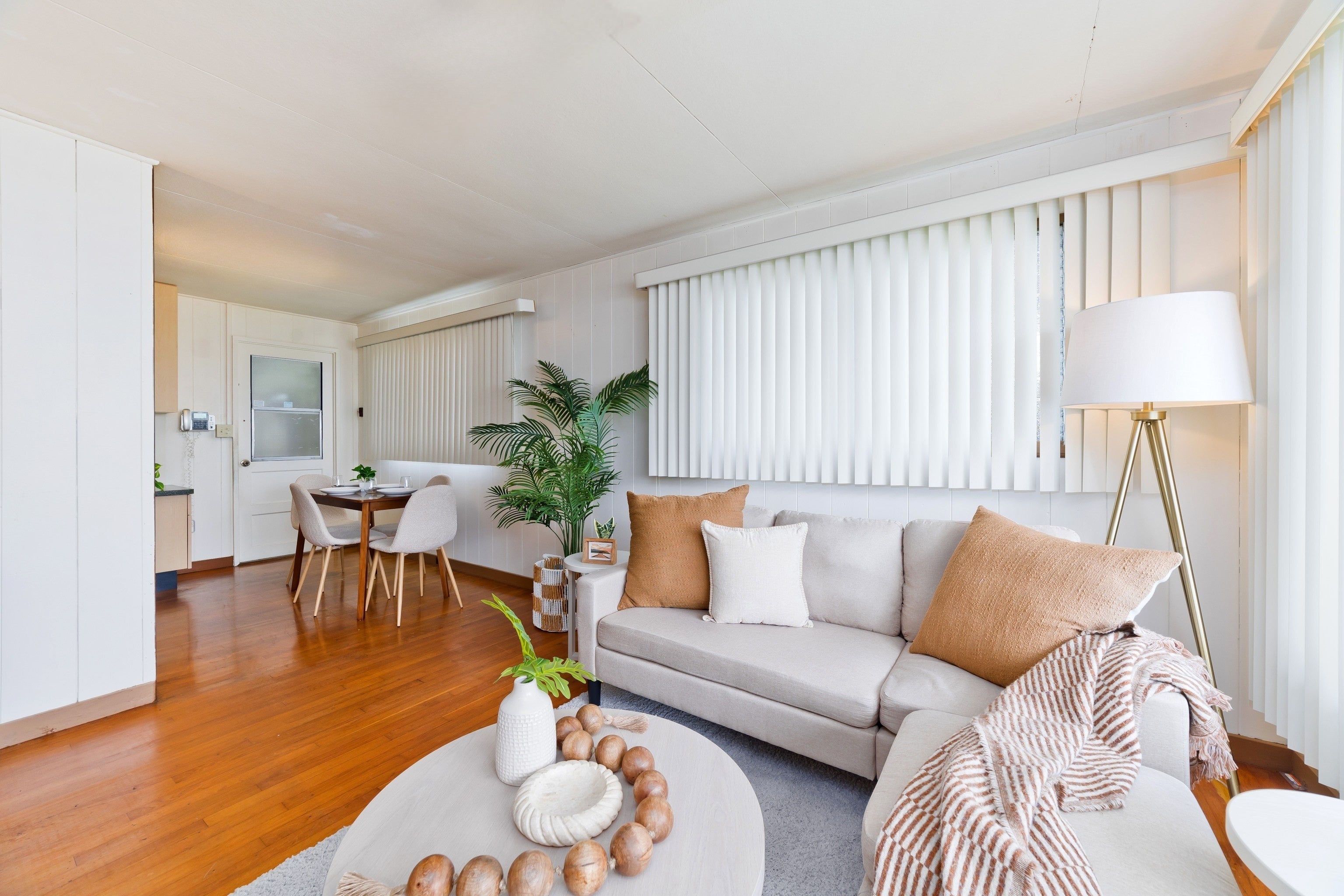 Photo of Listing #724581