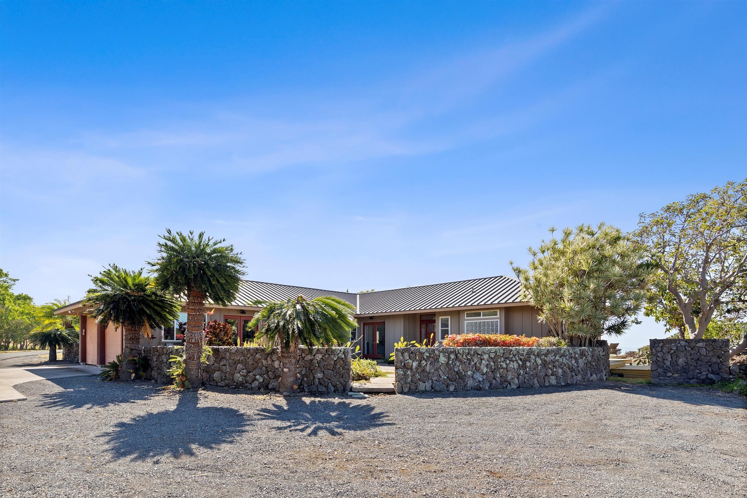 Photo of Listing #725567