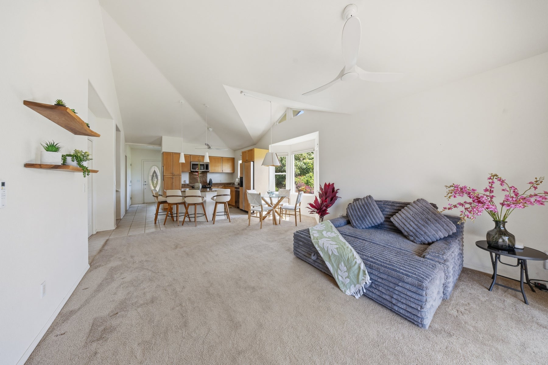 Photo of Listing #725829