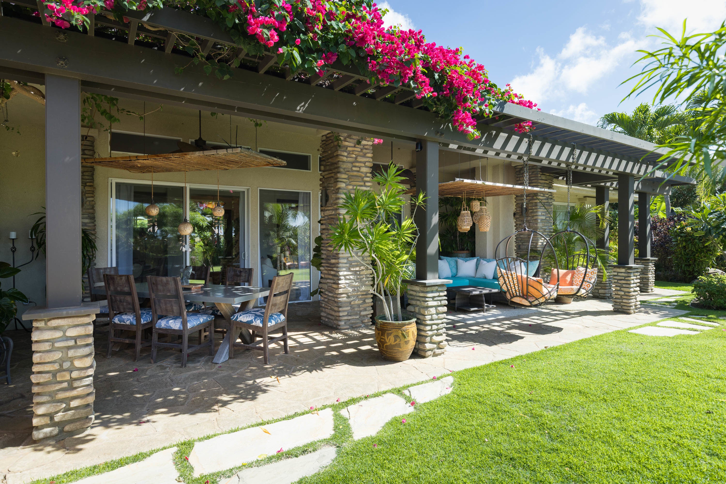 Photo of Listing #725892