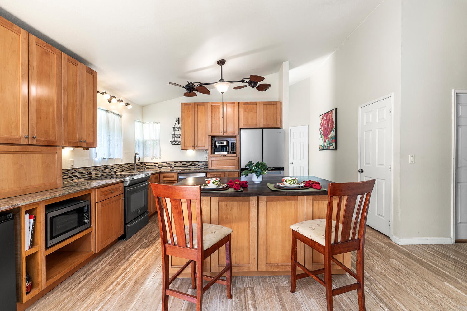 Photo of Listing #726421