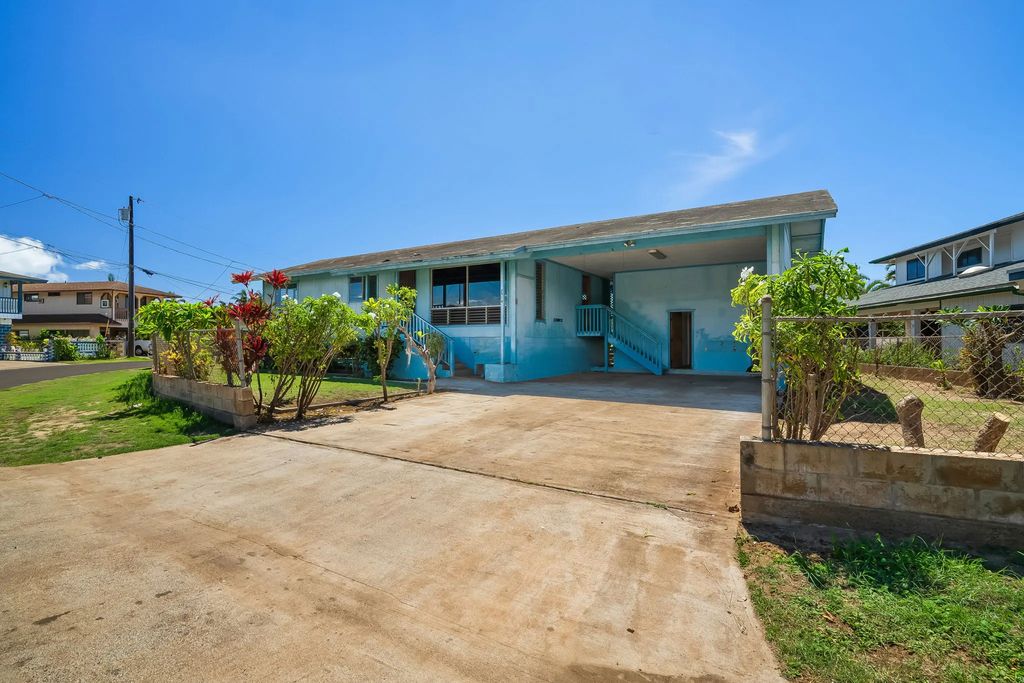8514 Ou St, Kekaha