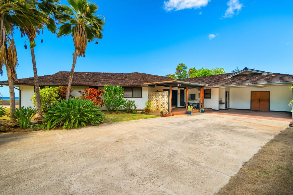 8585 Kaumualii Hwy, Kekaha