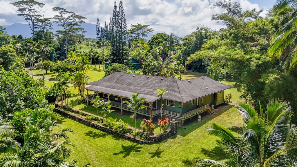 4631 Kahiliholo Rd, Kilauea