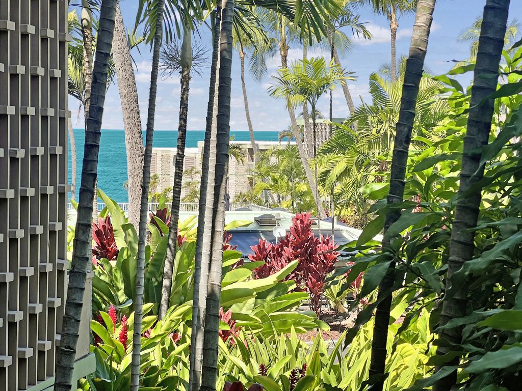 75-6016 Alii Dr 212, Kailua-Kona
