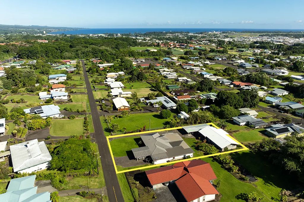 127 Kanoelani St 1, Hilo
