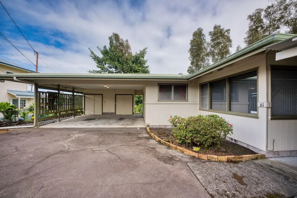 61 Pakalana St, Hilo