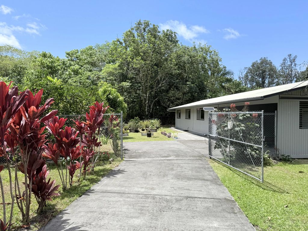 15-376 Puni Makai Loop, Pahoa