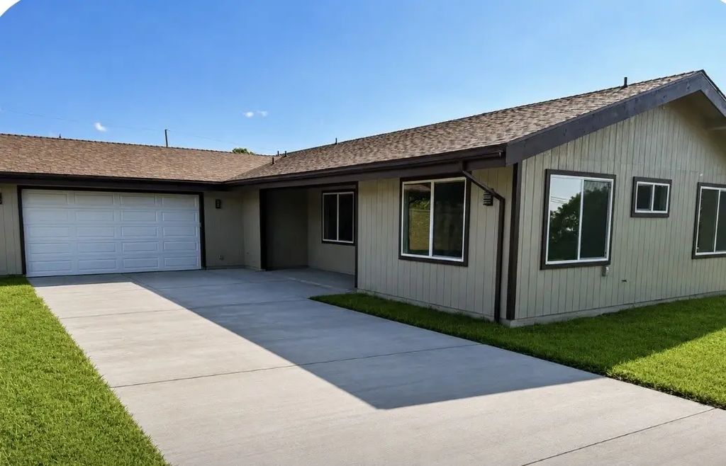 94-1679 Kaulua St, Naalehu