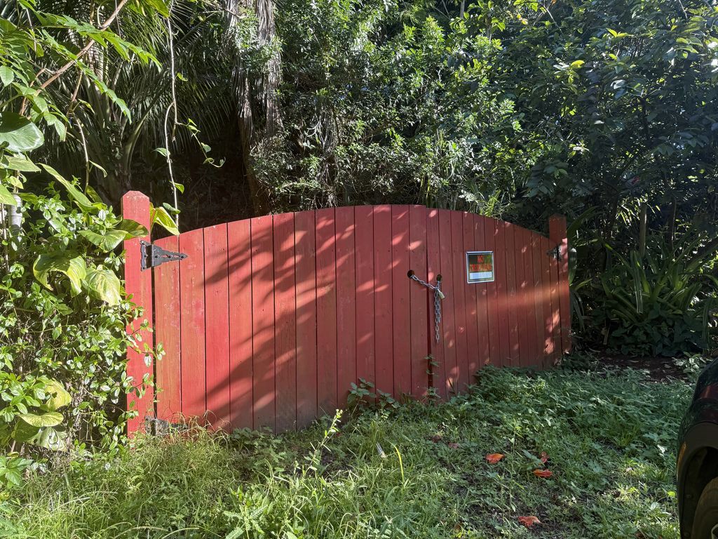 4200 Waha Rd, Kalaheo
