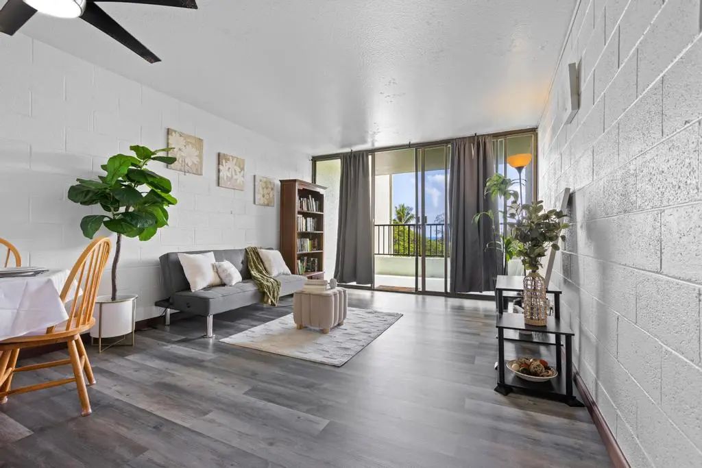1875 Kalanianole Ave 404, Hilo
