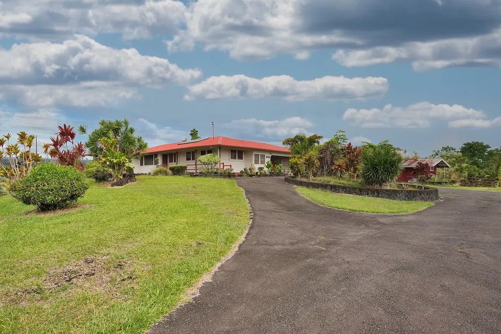 870 Kawailani  St, Hilo