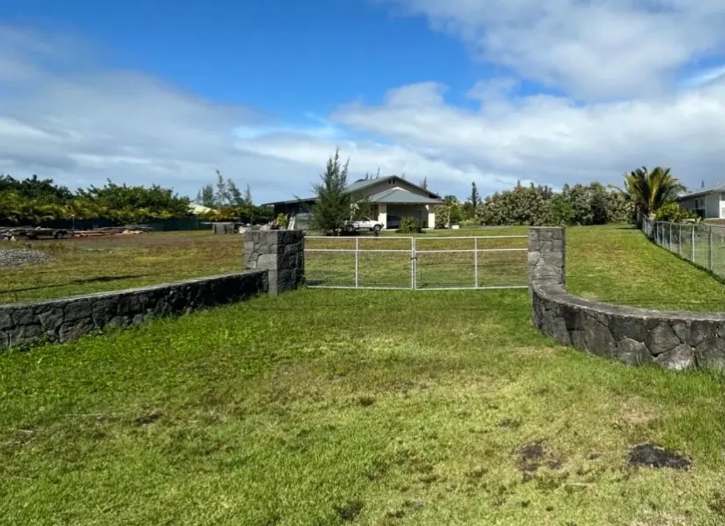 15-1685 1st Ave (akala), Keaau