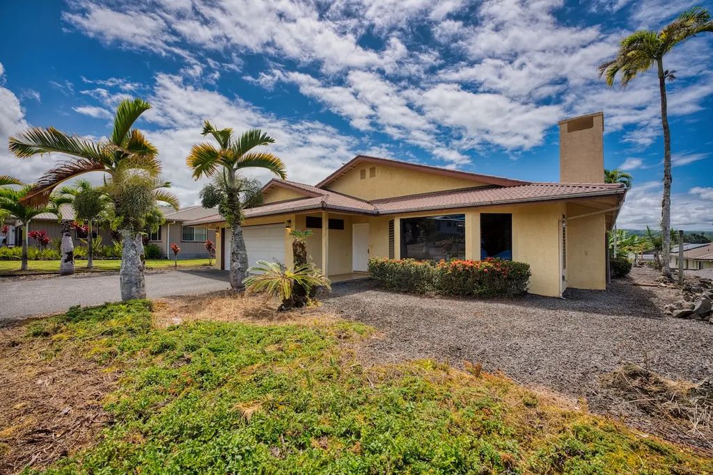 708 Kukuau St, Hilo
