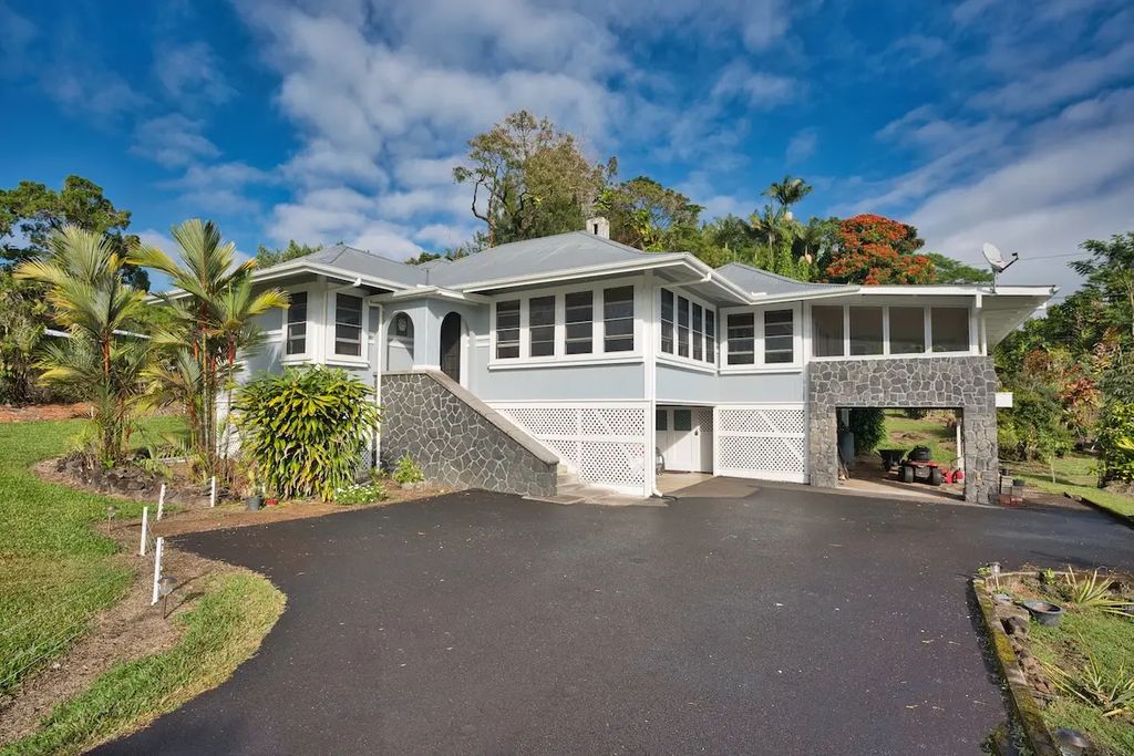 1354 Wailuku Dr, Hilo