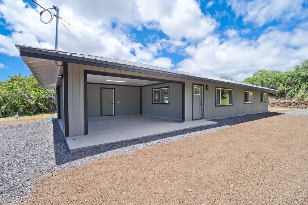 94-6310 Mauka St, Naalehu