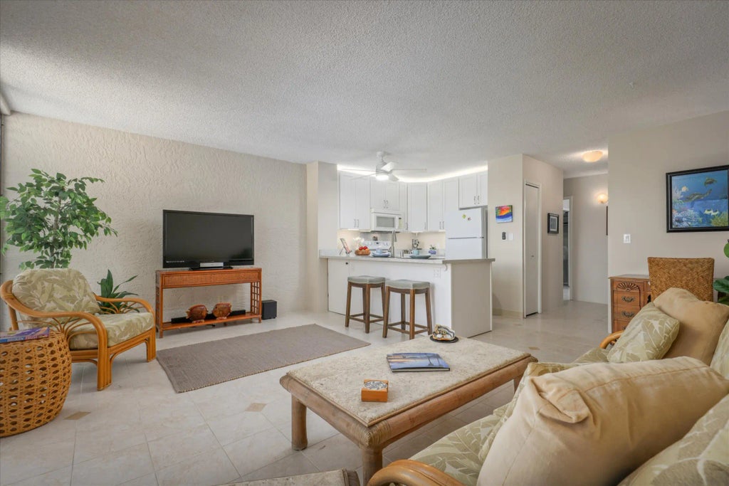 75-6016 Alii Dr 317, Kailua-Kona