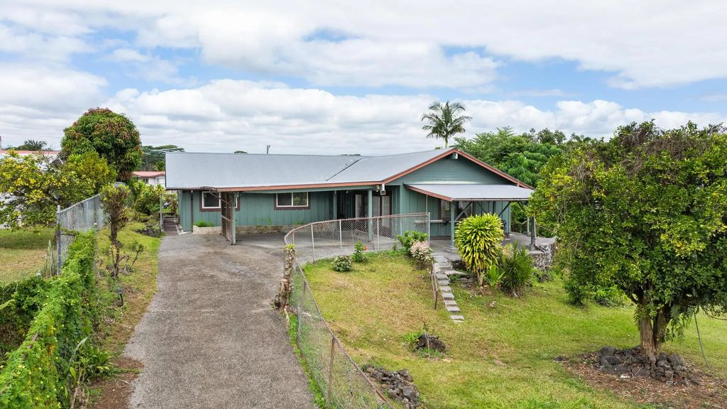 15 Kaulana St, Hilo